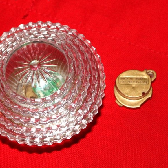 Calico critters cloverleaf manor chandelier light fixture - works, missing screw - Picture 4 of 4